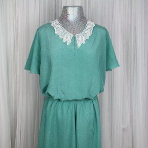 1970s Vintage Size Large/Xlarge Handmade Skirt Set with Lace Collar and Elastic